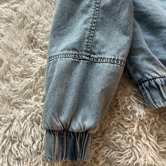 American Eagle Cropped Denim Fur Jacket - Picture 12 of 13